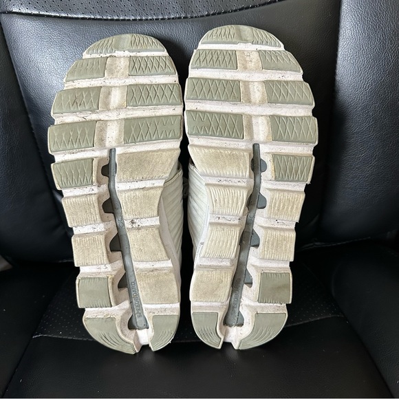 On Cloud Sneakers Size 8 - Picture 7 of 8